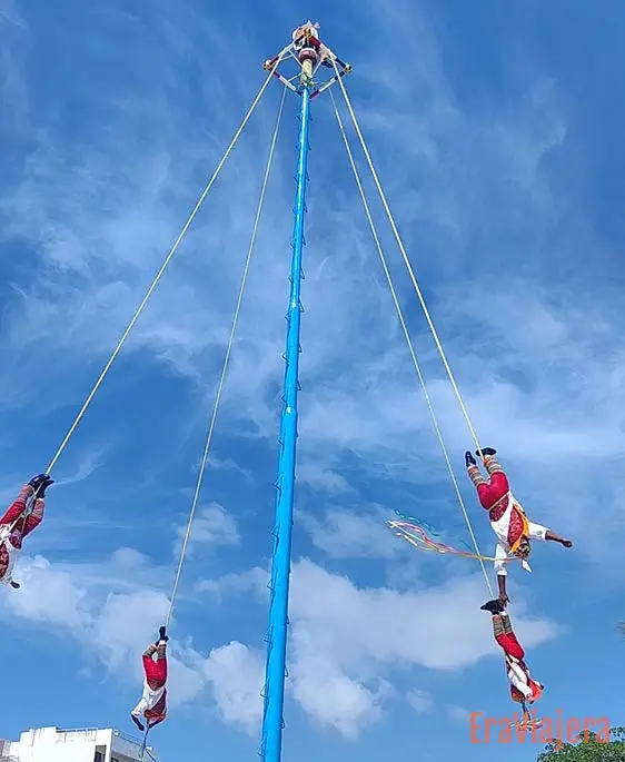 Show de Voladores de Papantla en México