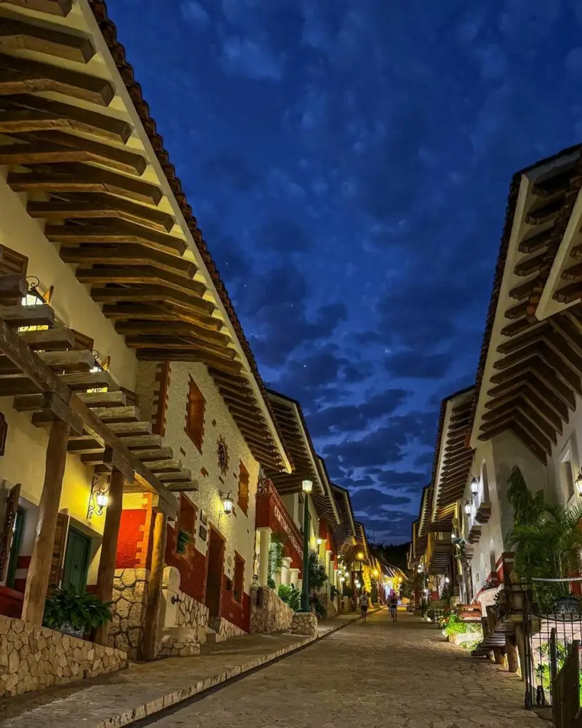 Pueblo al revés del parque Xenses